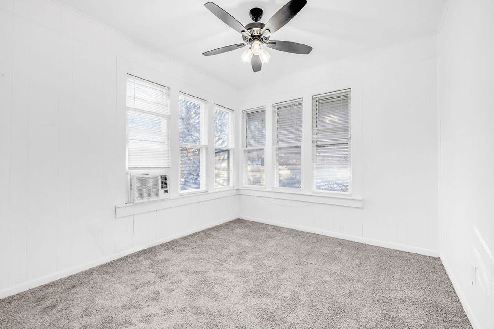526 W Munson 12 of 12