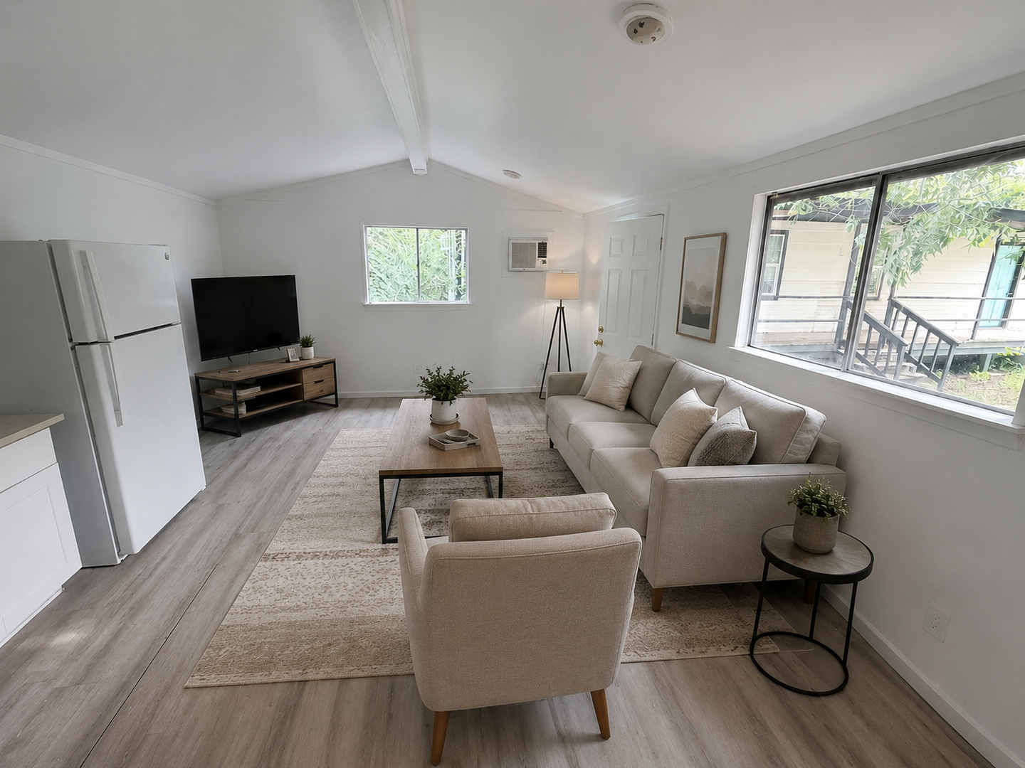 Comfortable and affordable Living in a Great Community 2 of 9