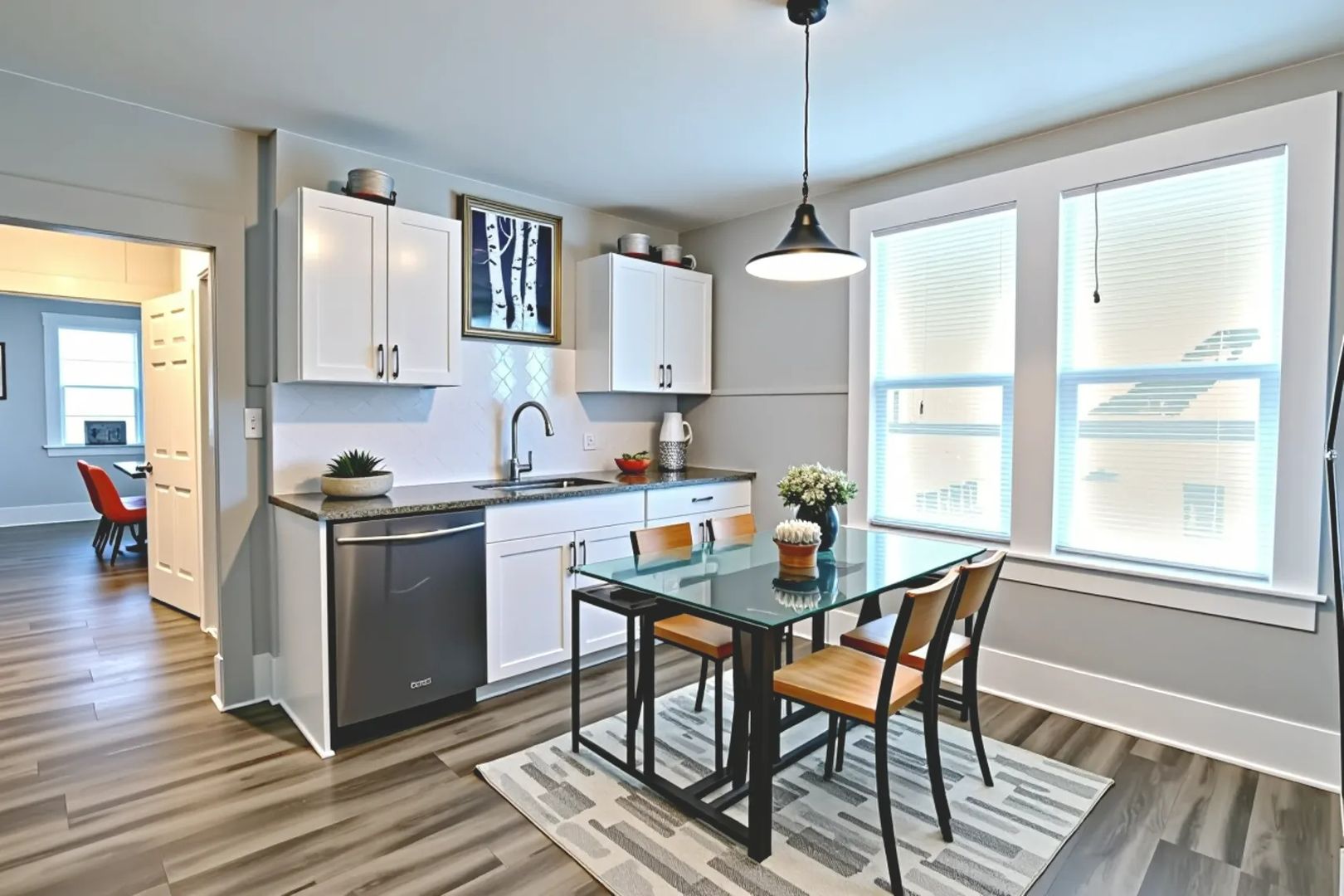 Cleburne Apartment: 608 N Anglin St