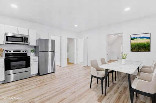 Cozy Renovated 3-Bedroom Duplex Apartment in Sherman – photo 1