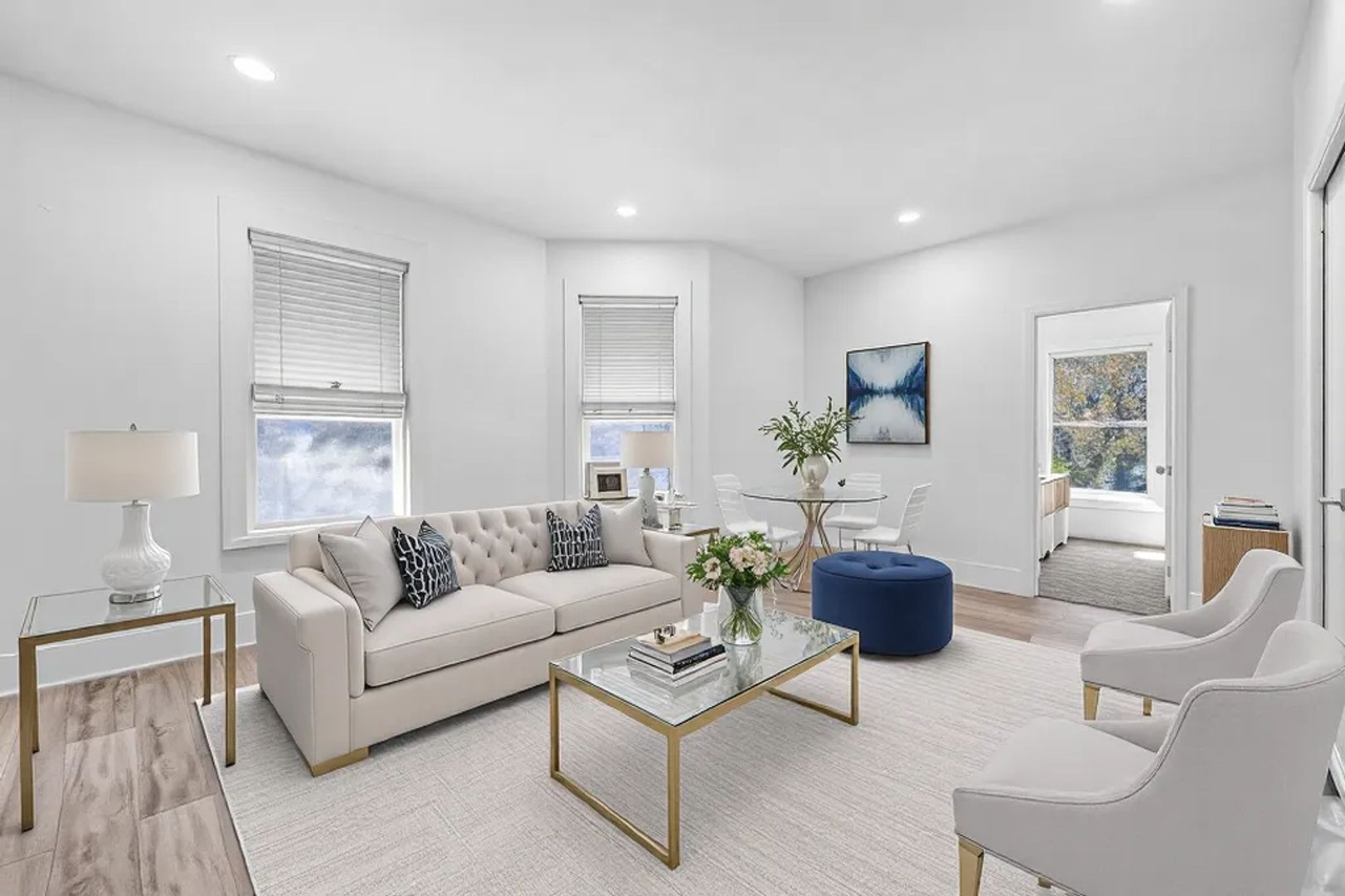 526 W Munson 2 of 12