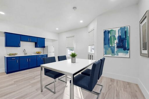 Comfy Renovated 2 bed 1 bath apartment