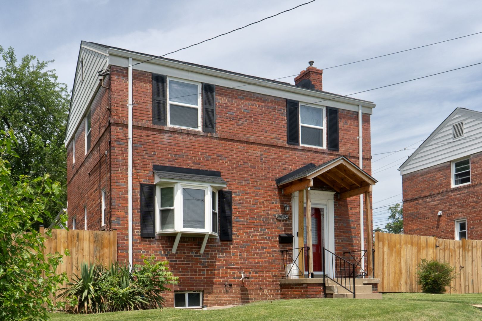 Silver Spring House: 10024 Lorain Ave