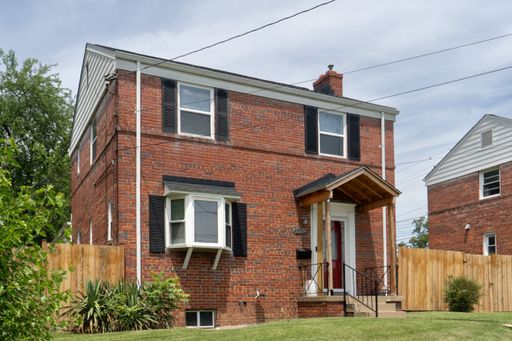 Single Family Home in Silver Spring, MD – photo 1