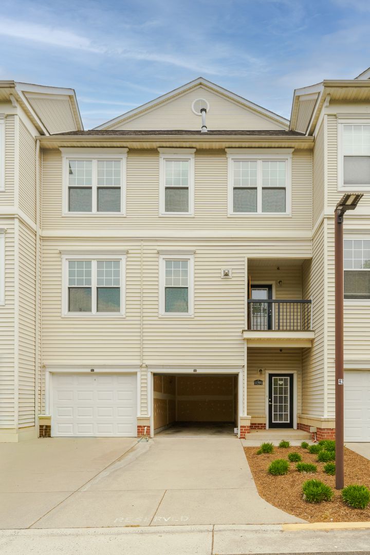 Fairfax House: 11391 Aristotle Dr