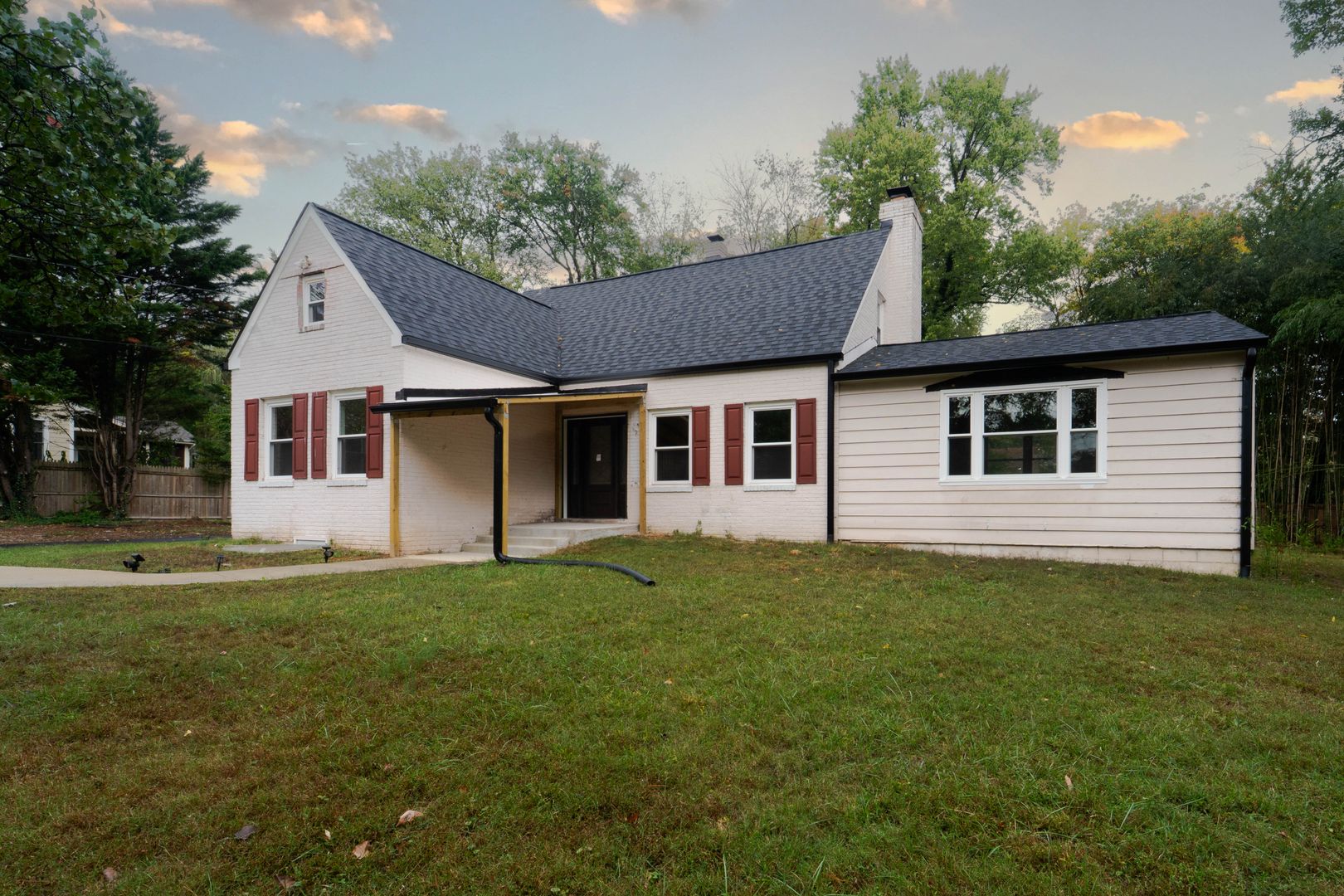 Potomac House: 9211 Bells Mill Rd