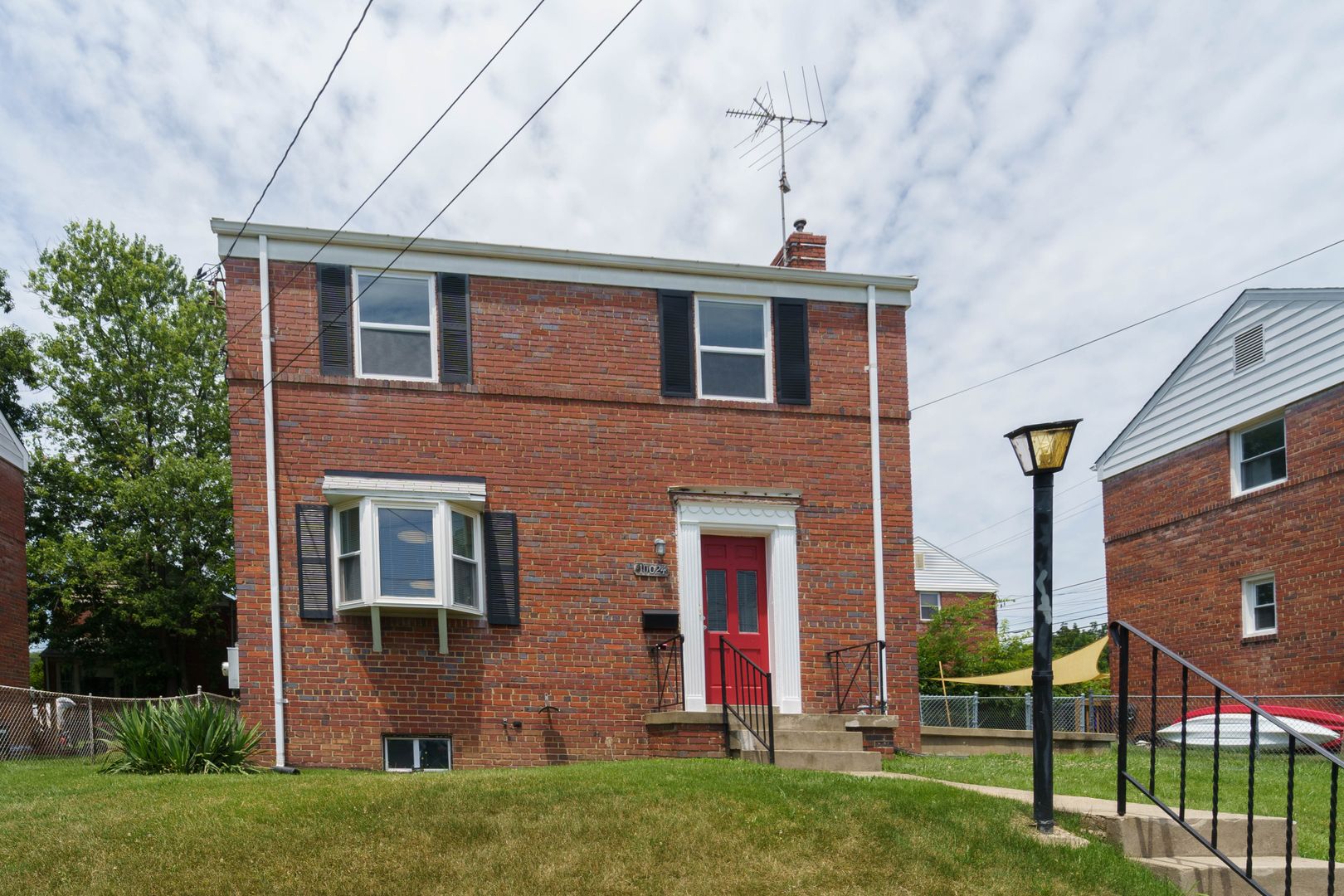 Silver Spring House: 10024 Lorain Ave