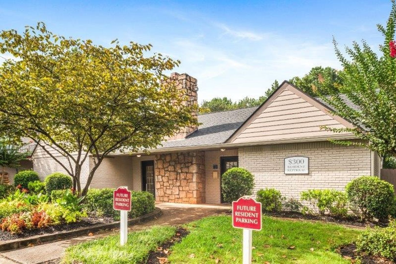Commute With Ease: Townhomes For Rent By Private Owners With Easy Access To Transit