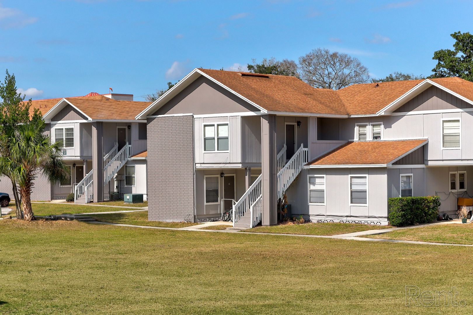 Come home to a comfortable 1 bedroom, 1 bathroom apartment in our small