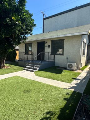 1 Bed, 1 Bath- 906 1/2 Dawson Ave. – photo 1