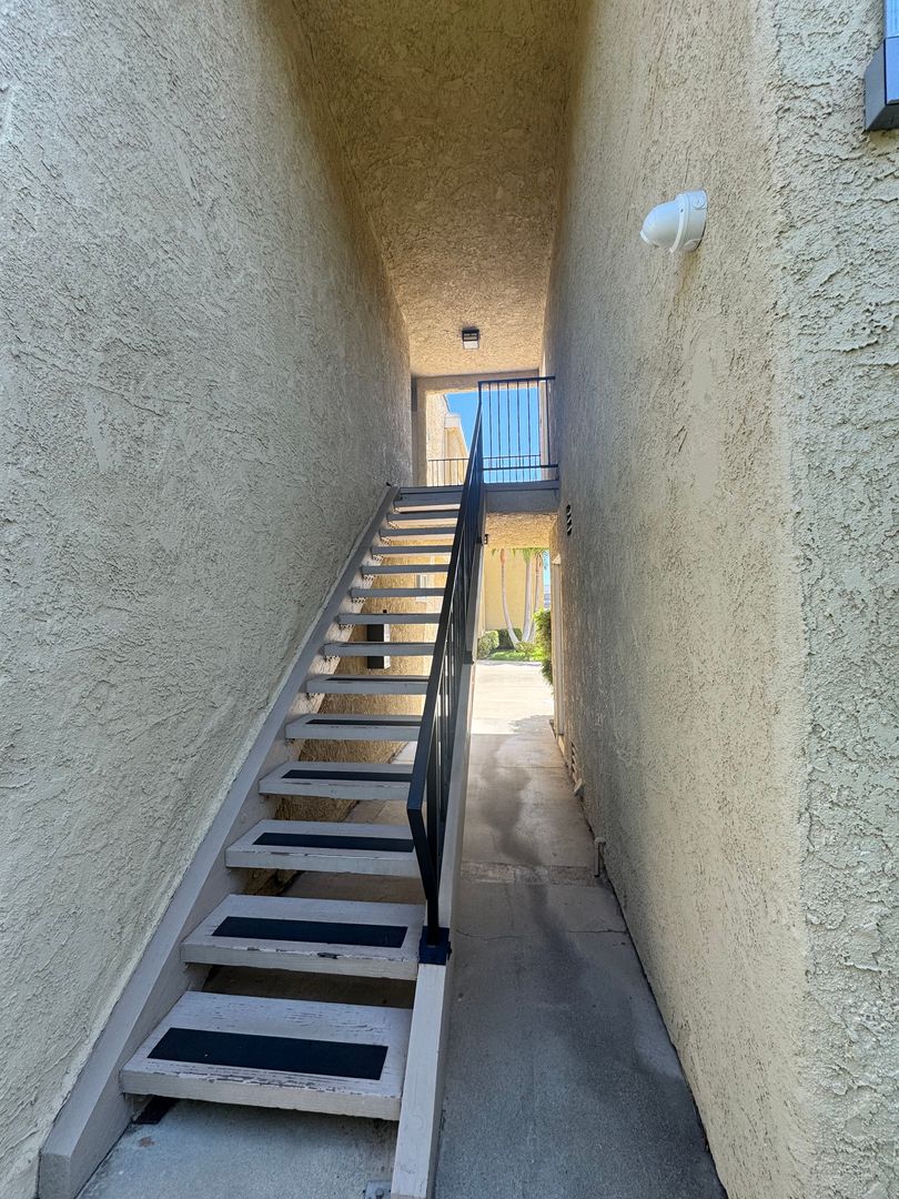 1 Bed, 1 Bath Upstairs Apartment - 17762 Paseo Circle #C 2 of 12