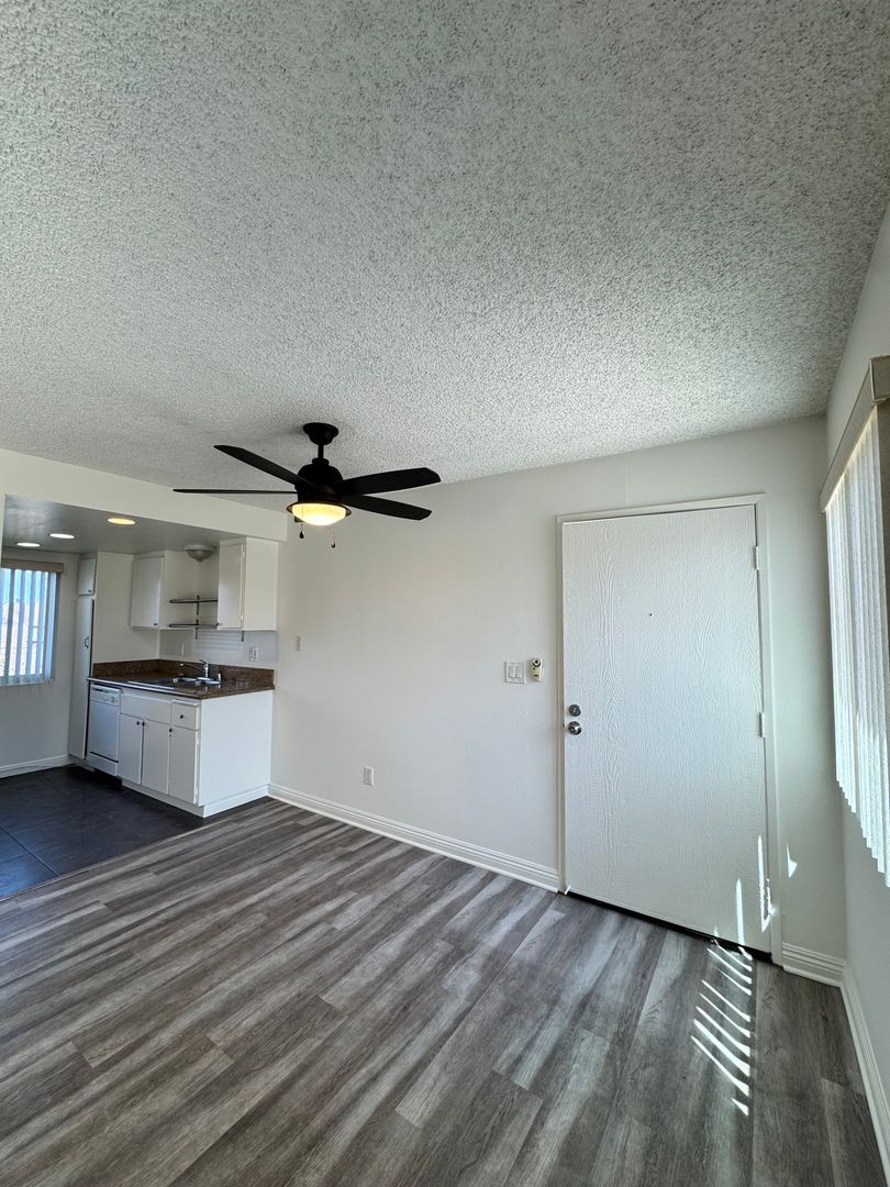2 Bed, 2 Bath Upstairs Apartment - 17762 Paseo Circle #D 3 of 12