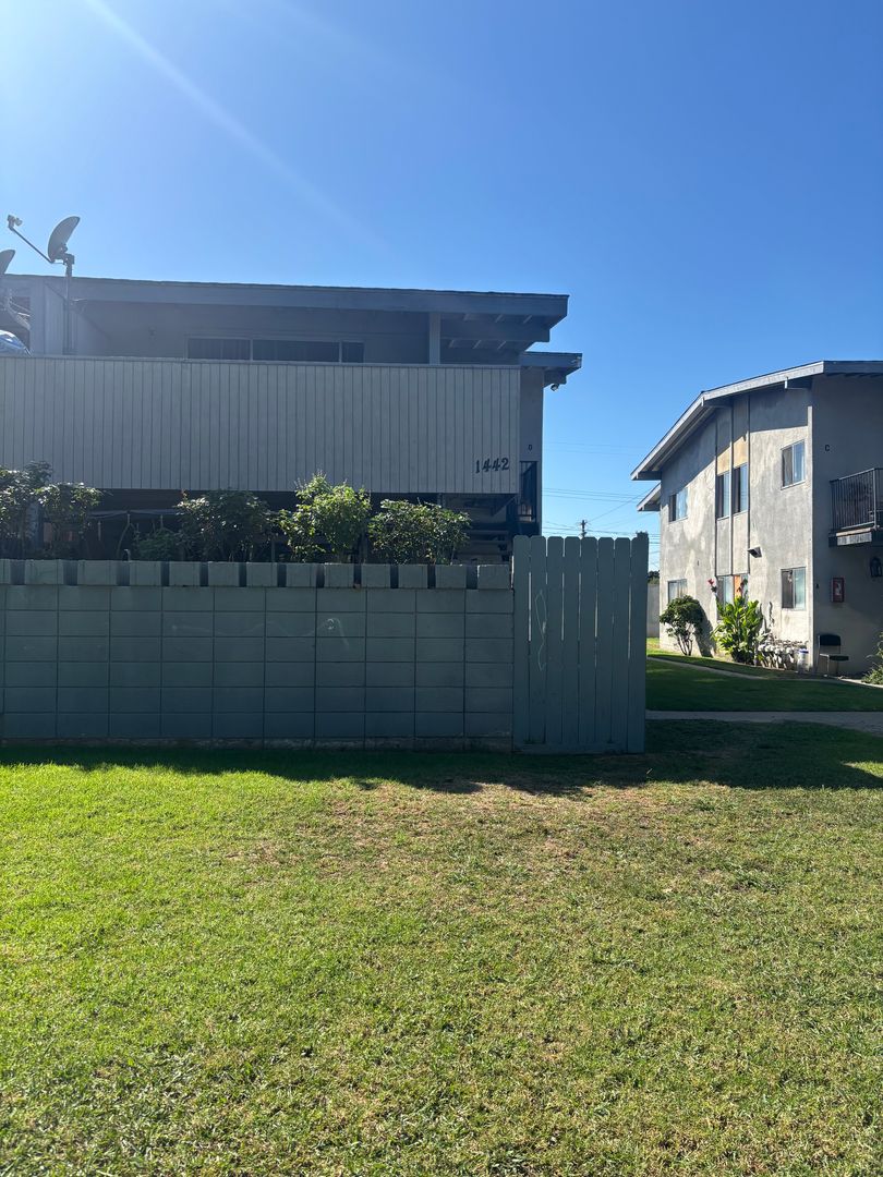 Santa Ana Apartment: 1414-1415 and 1422-1451 S. Townsend Street