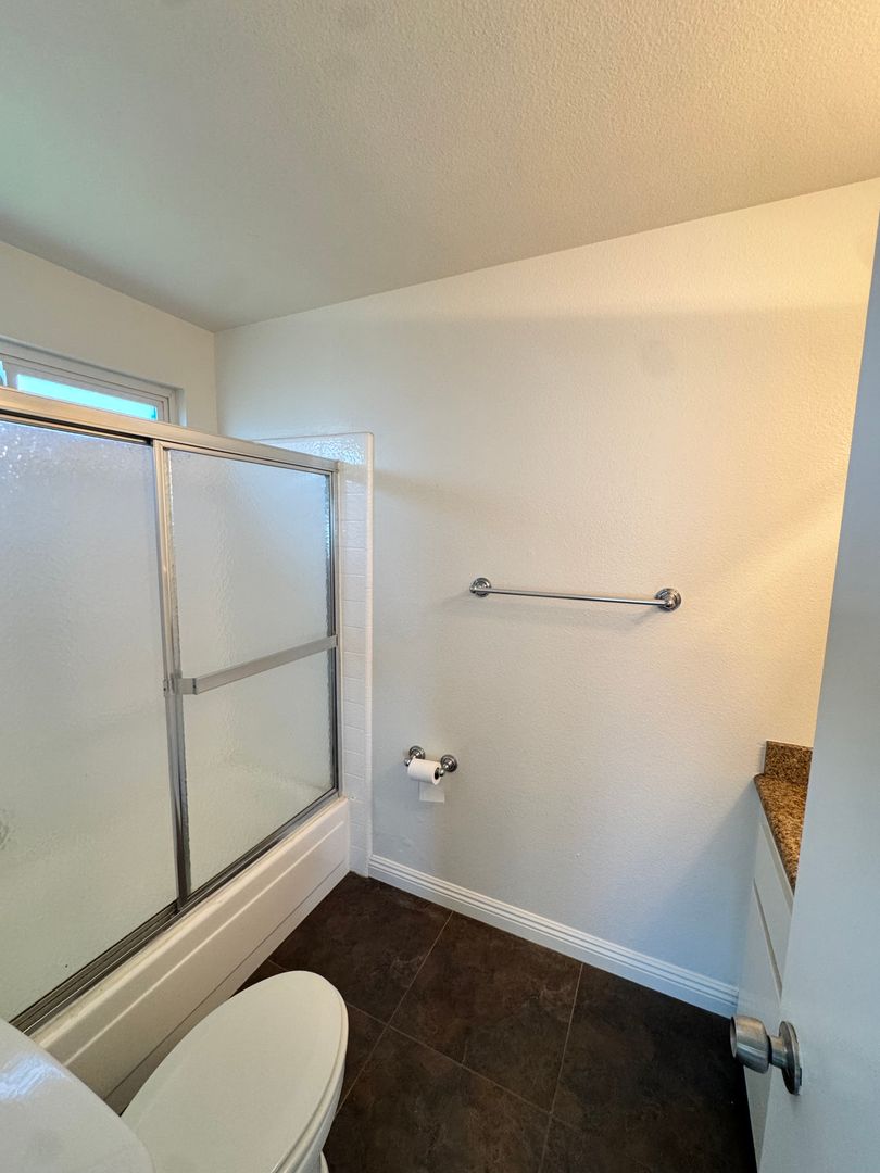 2 Bed, 2 Bath Upstairs Apartment - 17762 Paseo Circle #D 12 of 12