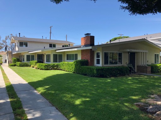 2 Bed, 1 Bath Downstairs Apartment - 2003 Clay St., Newport Beach – photo 1