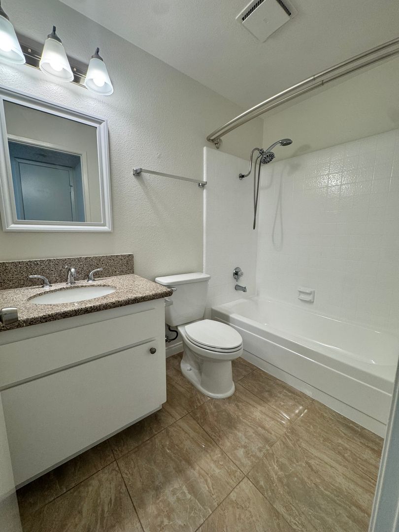 1 Bed, 1 Bath Upstairs Apartment - 17762 Paseo Circle #C 8 of 12