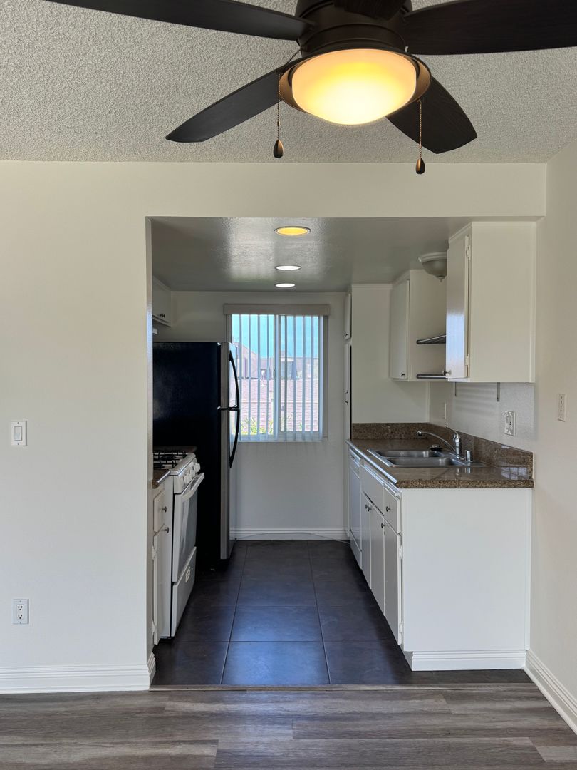 2 Bed, 2 Bath Upstairs Apartment - 17762 Paseo Circle #D 5 of 12