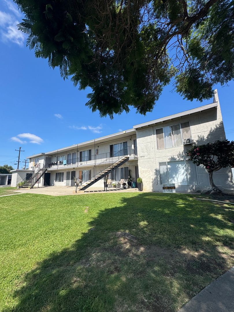Santa Ana Apartment: 1414-1415 and 1422-1451 S. Townsend Street