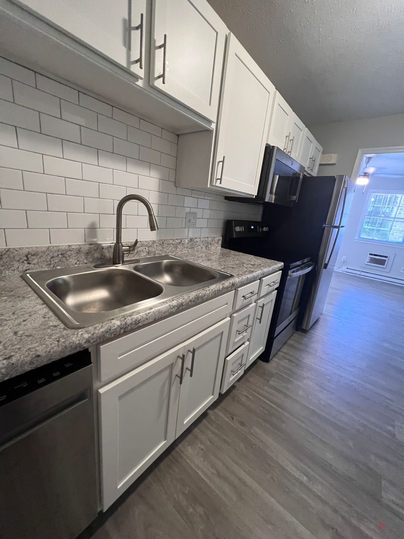 Fayetteville Apartment: 7569 Faraday Place