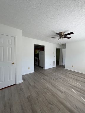 Dallas NC Duplex 1 MONTH FREE ON 13 MONTH LEASE!!