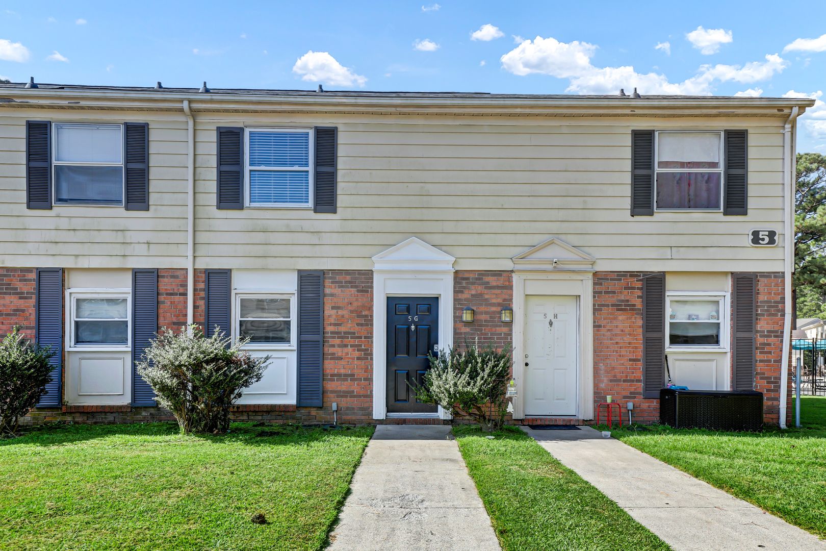 Jacksonville Apartment: 301 Village Drive