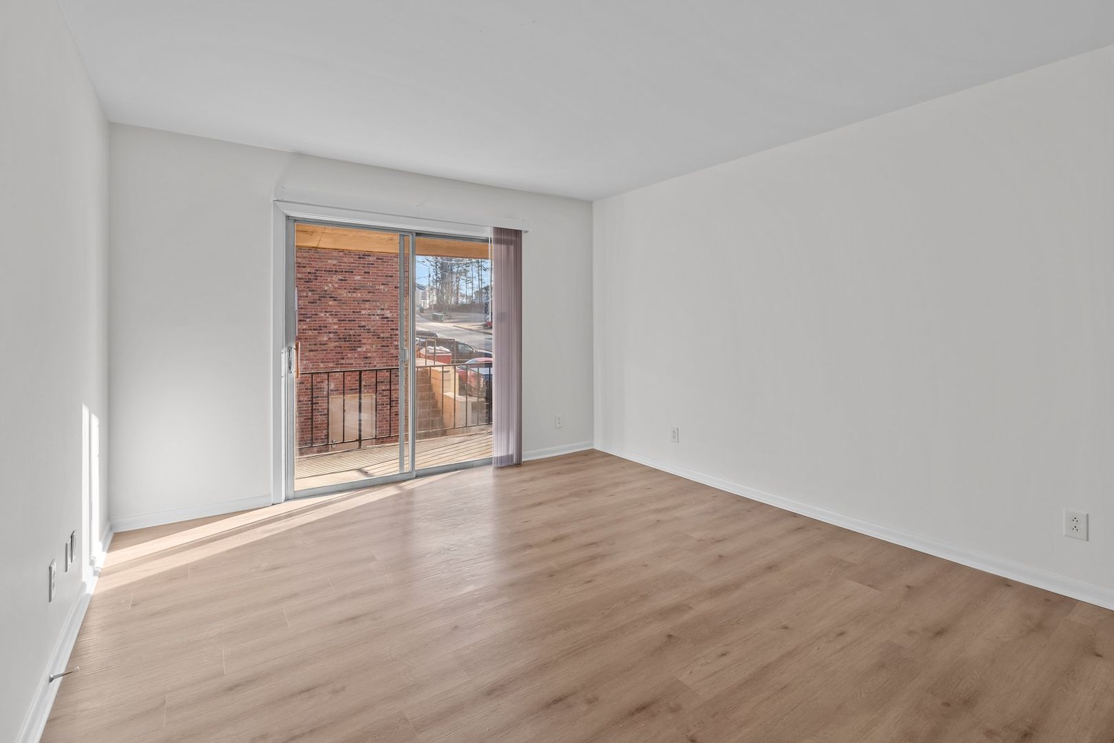 Albemarle Apartment: 121 Heath Street