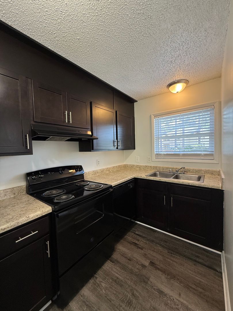 Jacksonville Apartment: 301 Village Drive