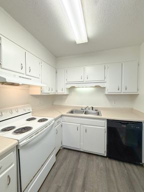2 Bed 1 Bath Rental at 300 Village Drive, Unit K8, Jacksonville, NC – photo 1