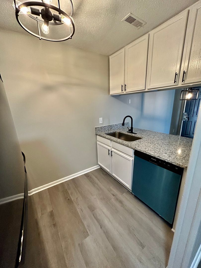 Fayetteville Apartment: Blanton Road