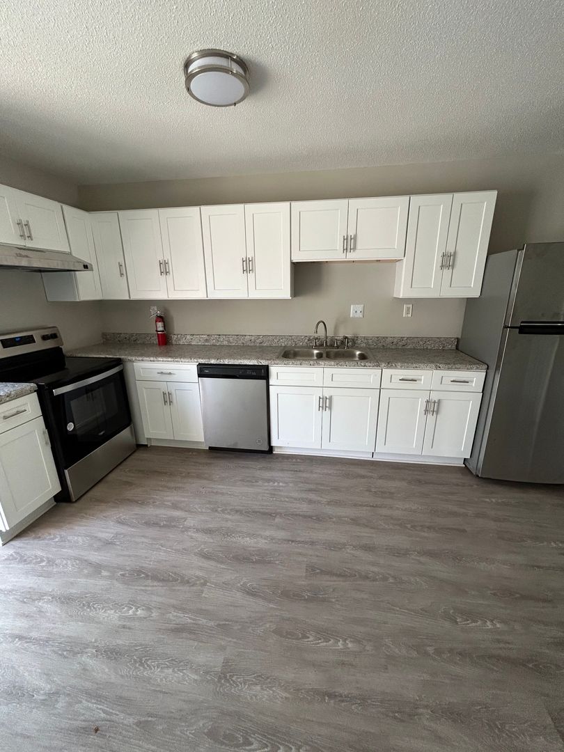 Fayetteville Apartment: Elcone Dr