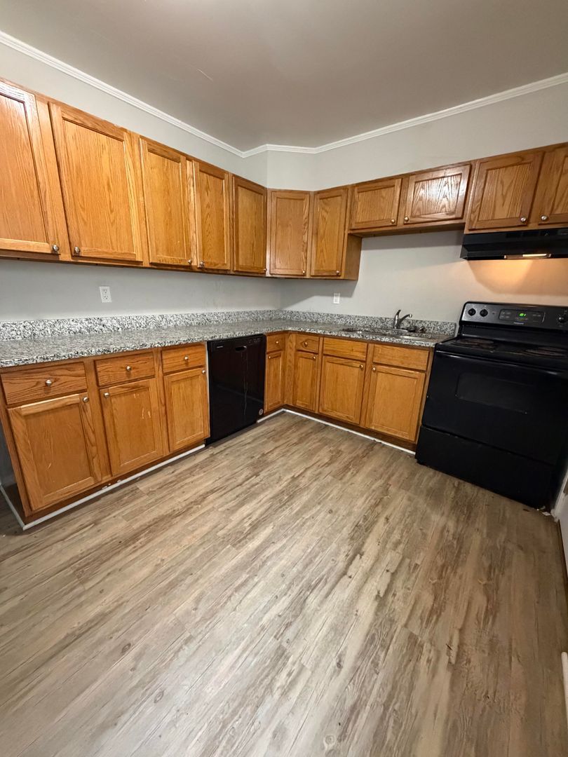 Clemson Apartment: 807-813 College Avenue