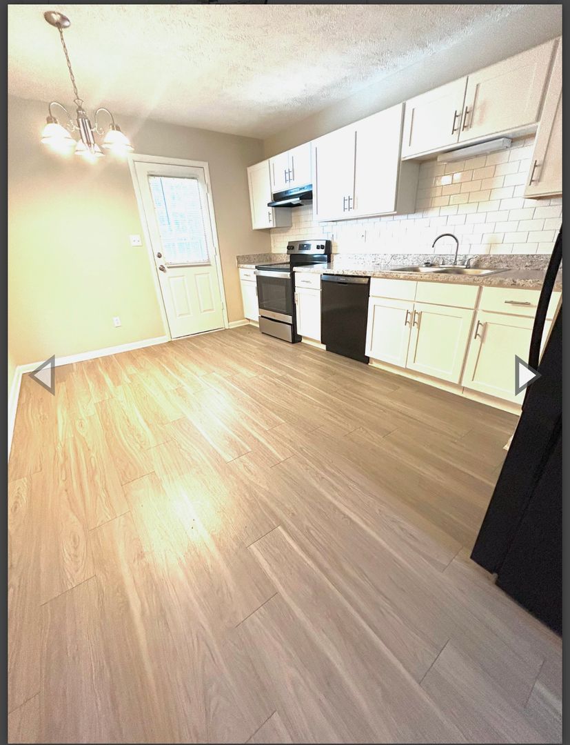 Fayetteville Apartment: Elcone Dr