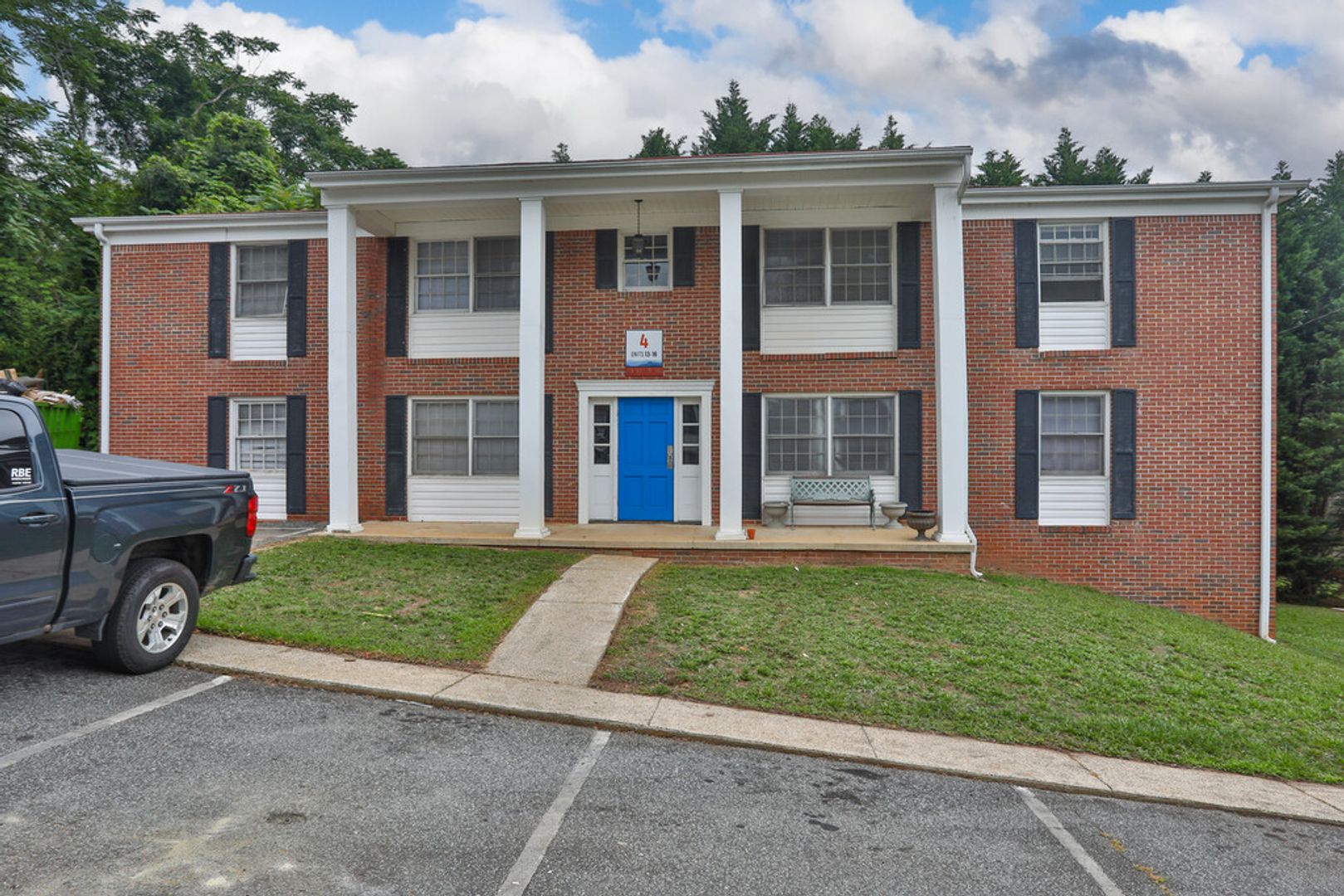 Clemson Apartment: 807-813 College Avenue