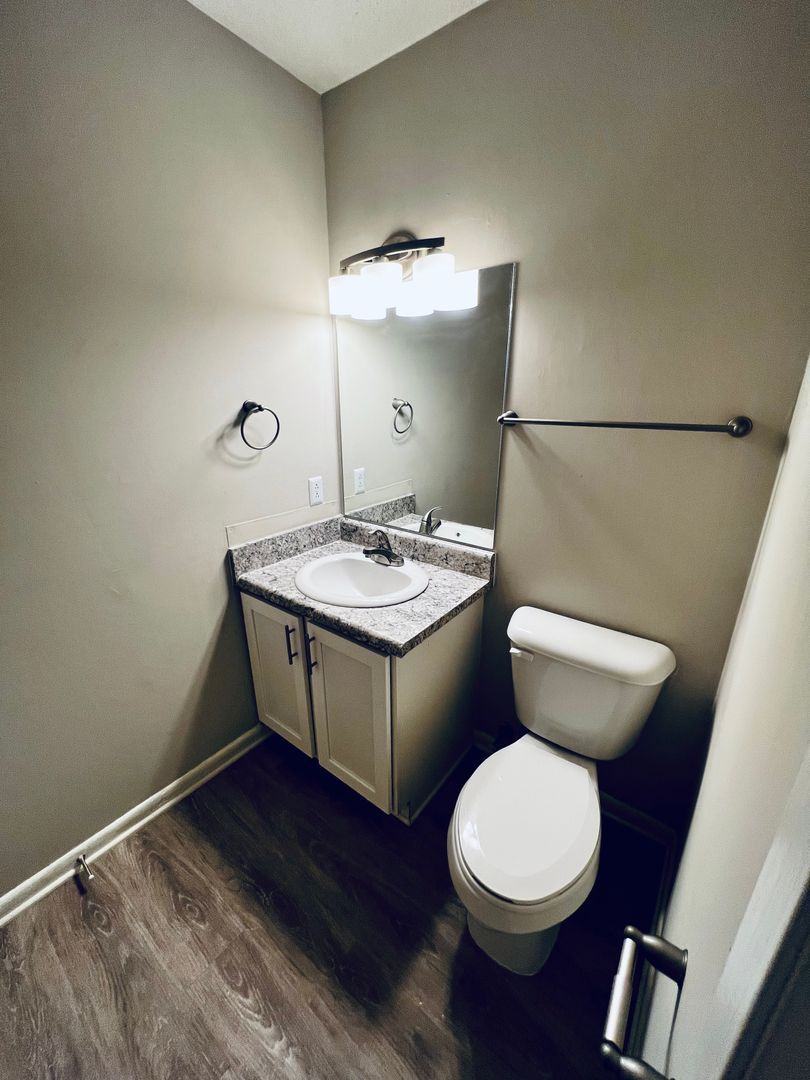 Fayetteville Apartment: Blanton Road