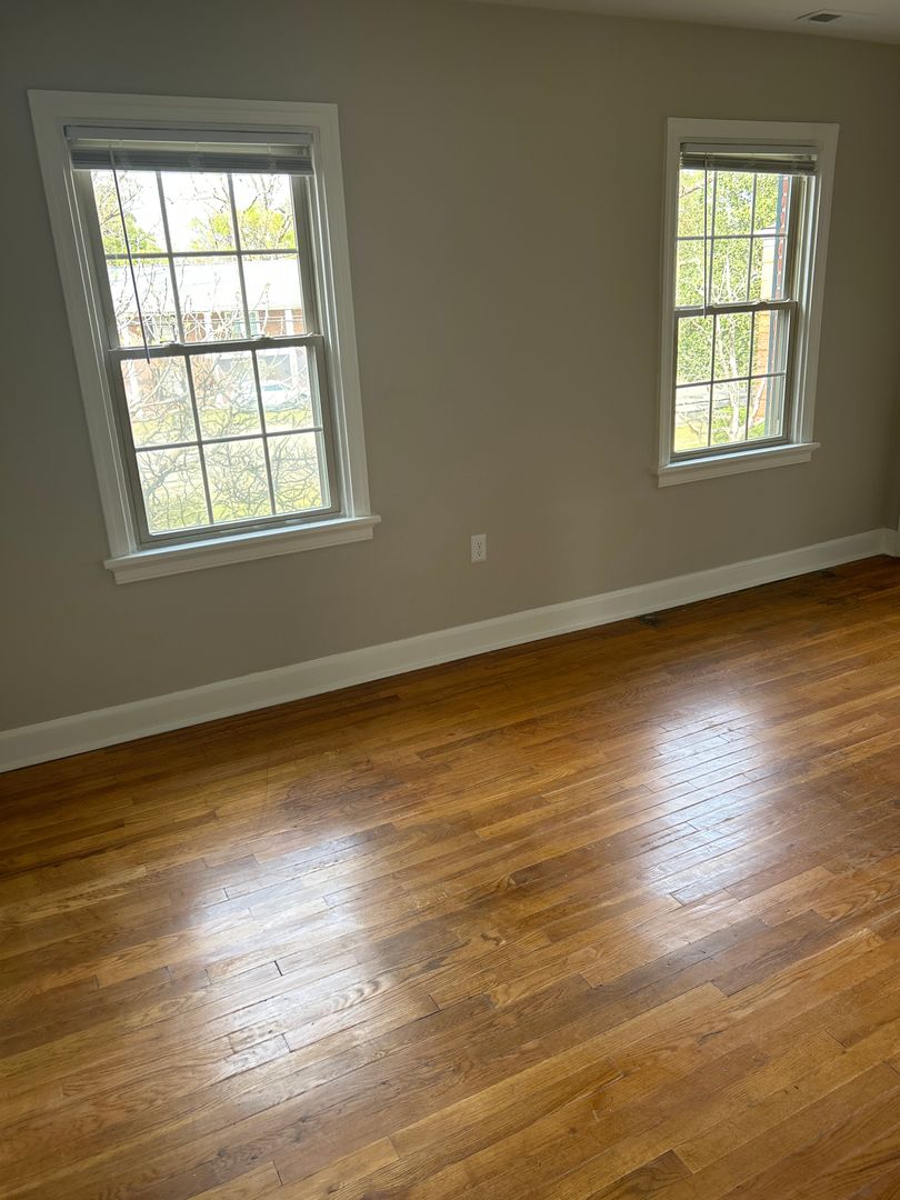 Fayetteville Apartment: 1107 W Rowan St