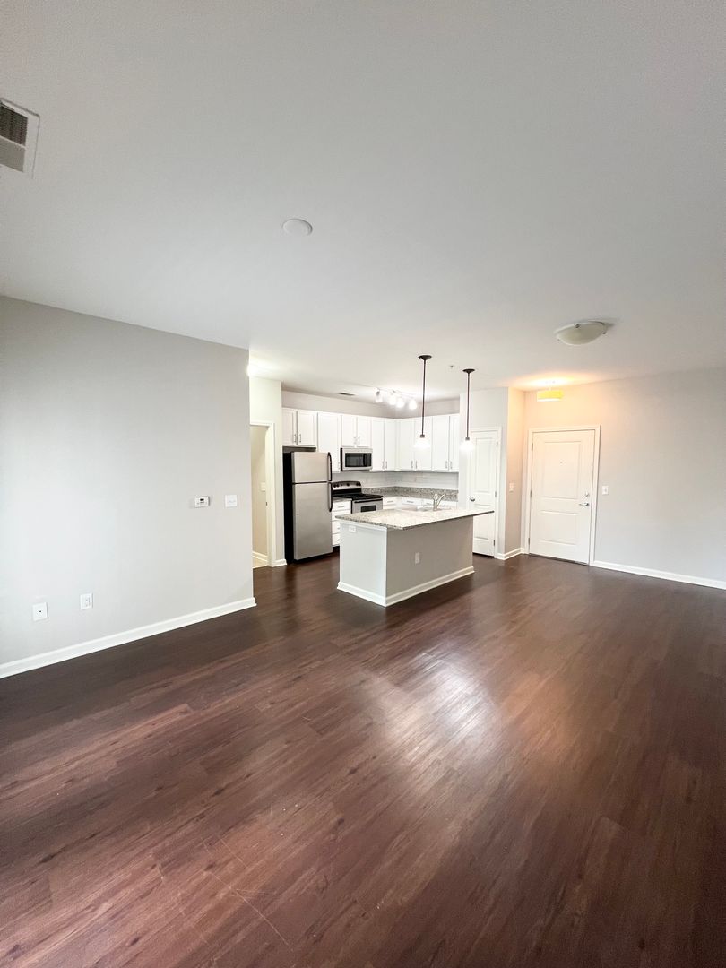 Extremely Spacious 1 Bedroom & Bath at Park at Drexel 9 of 12