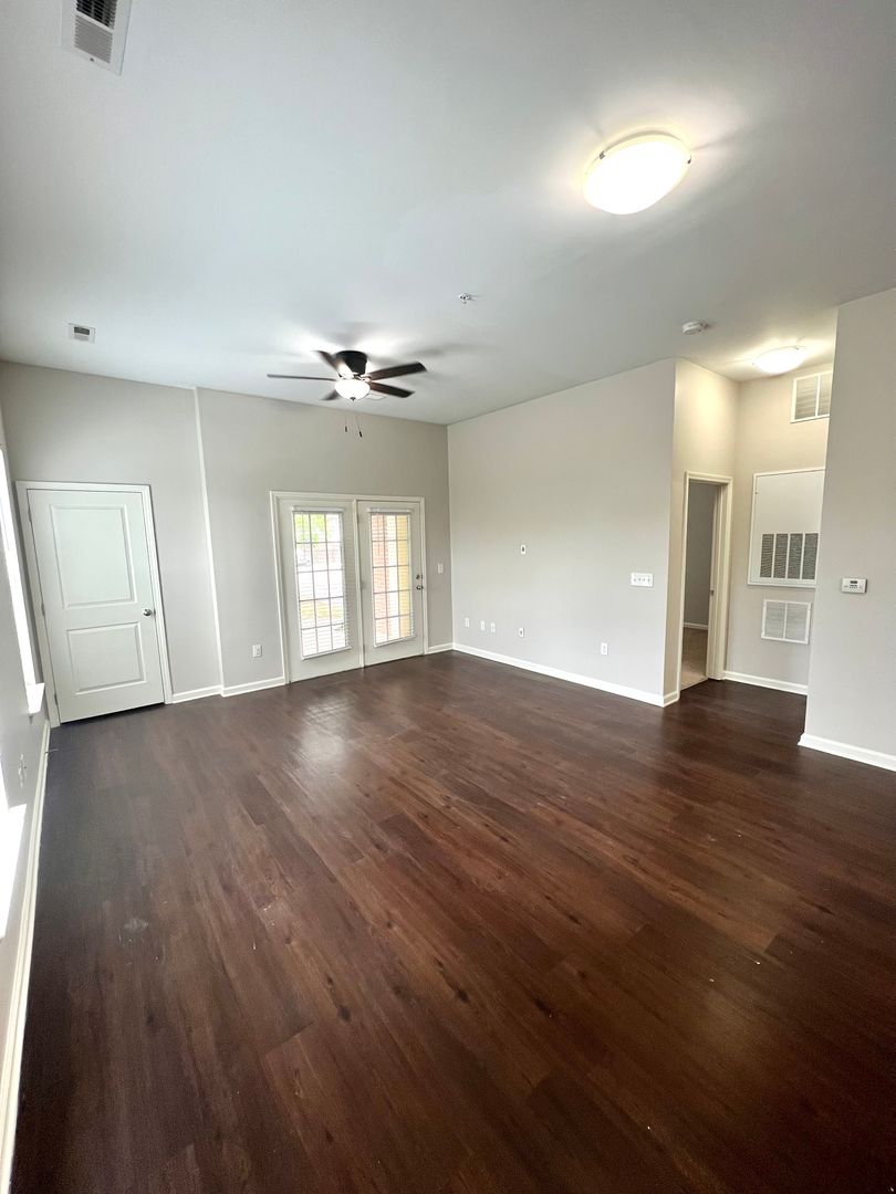 Extremely Spacious 1 Bedroom & Bath at Park at Drexel 8 of 12