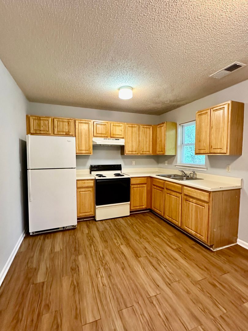 Gastonia Apartment: 1201 Butler St