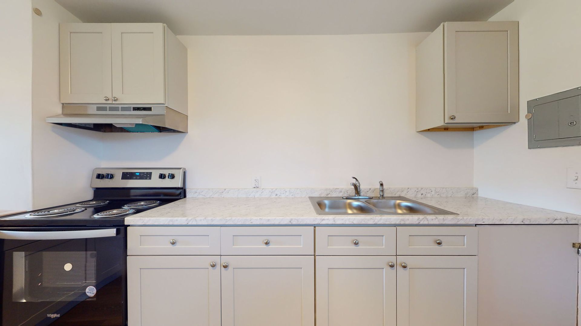 Monroe Apartment: Fairley Avenue