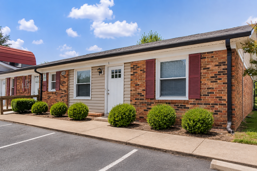 Newly Renovated 1-Bedroom Near Uptown Charlotte – Modern Living at Chatham II - ONE MONTH RENT FREE ON A 13 MONTH LEASE – photo 1