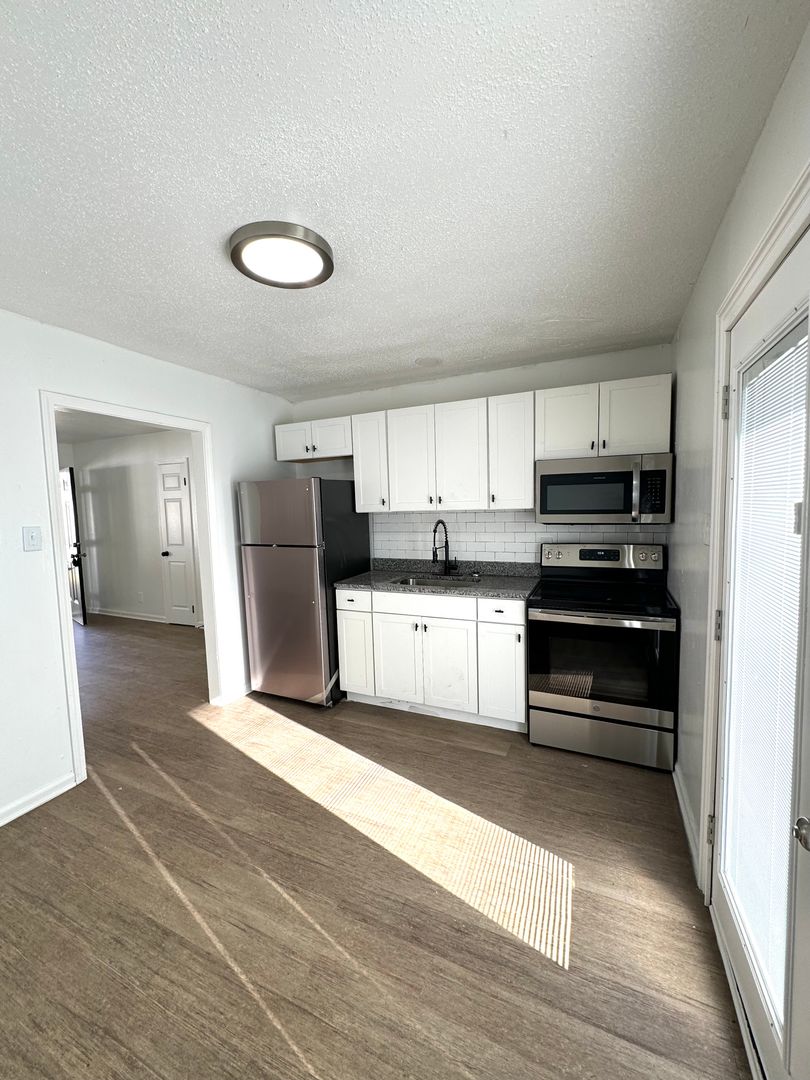 Salisbury Apartment: 306 N Jackson Street