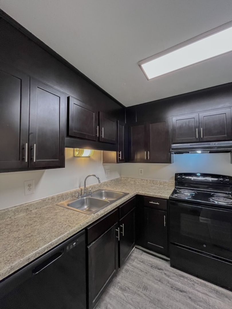 Jacksonville Apartment: 301 Village Drive