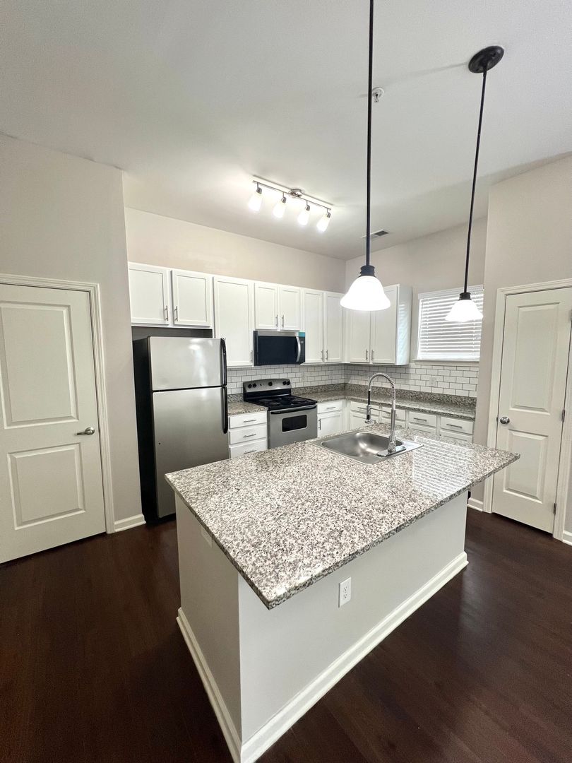 Charlotte Apartment: 4310 Park Rd