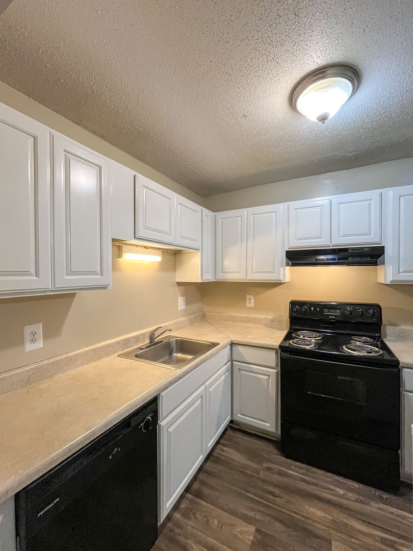 Jacksonville Apartment: 301 Village Drive