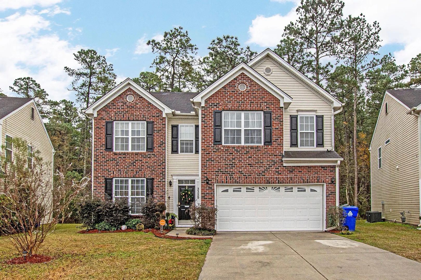 Summerville House: 3359 Kirkwall Drive