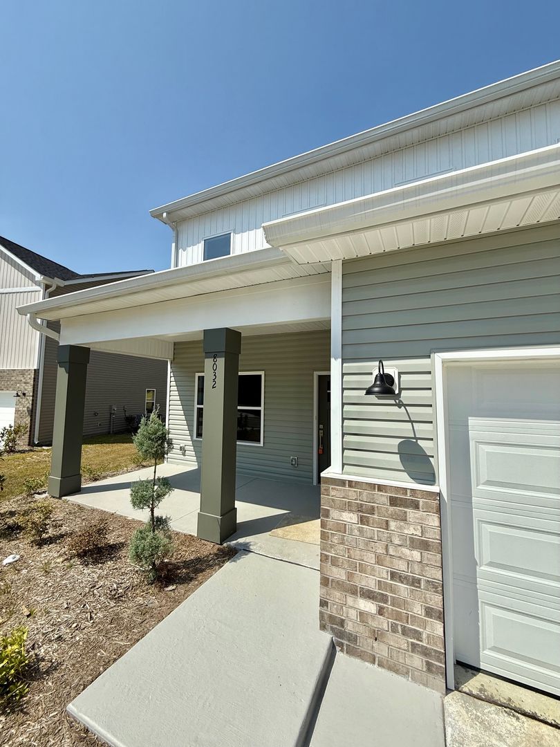 Charlotte Apartment: Joy Crossing Lane