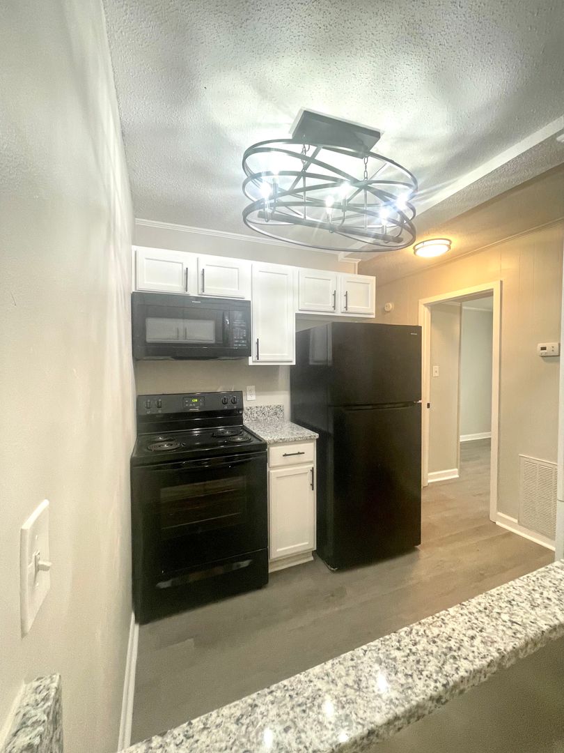 Fayetteville Apartment: Blanton Road