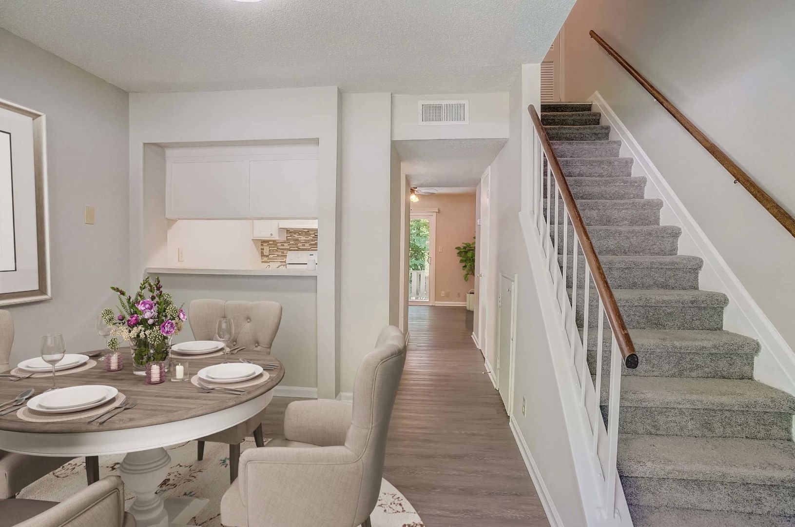 Concord Townhome: 260 Brookwood Ave