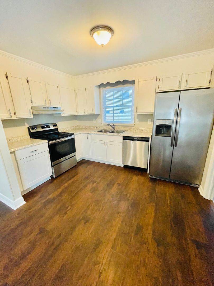 Charlotte House: 332 Clover Hitch Drive