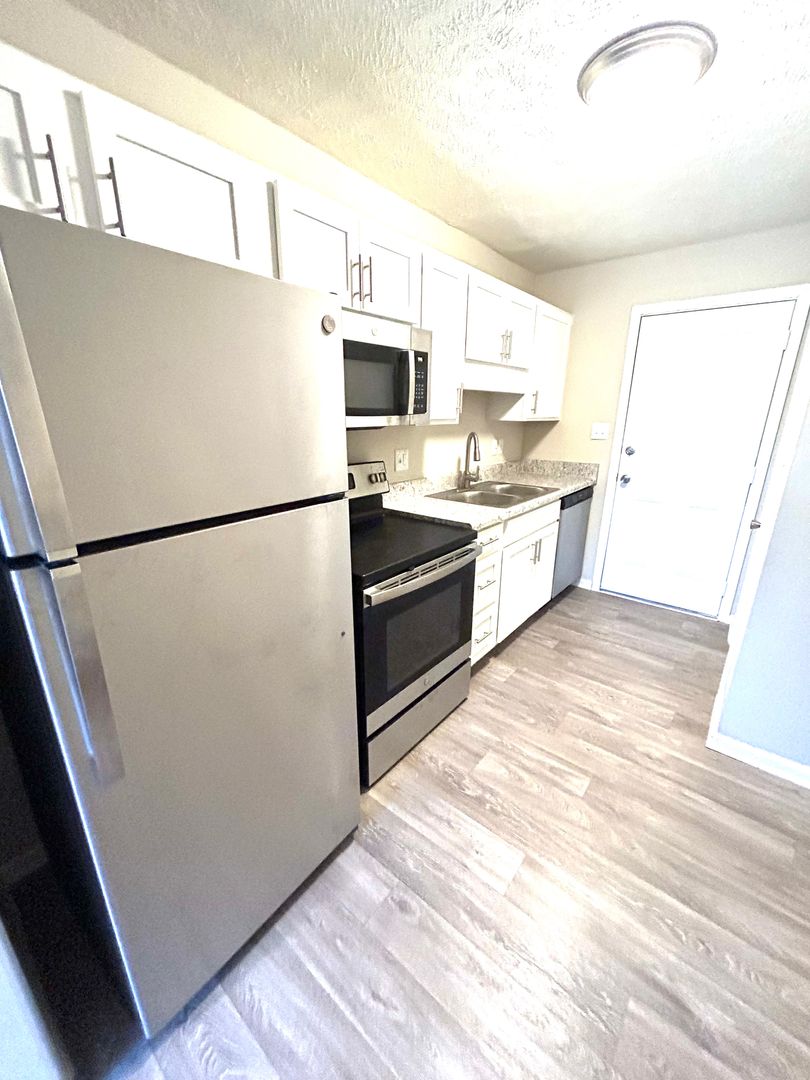 Fayetteville Apartment: 7569 Faraday Place